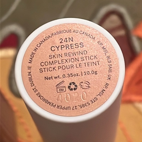 Brand New ILIA Skin Rewind Blurring Foundation and Concealer Complexion Stick - Picture 12 of 16